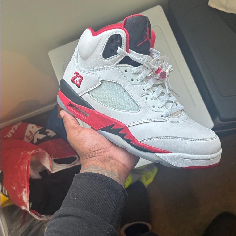 Jordan Sneakers White and Red